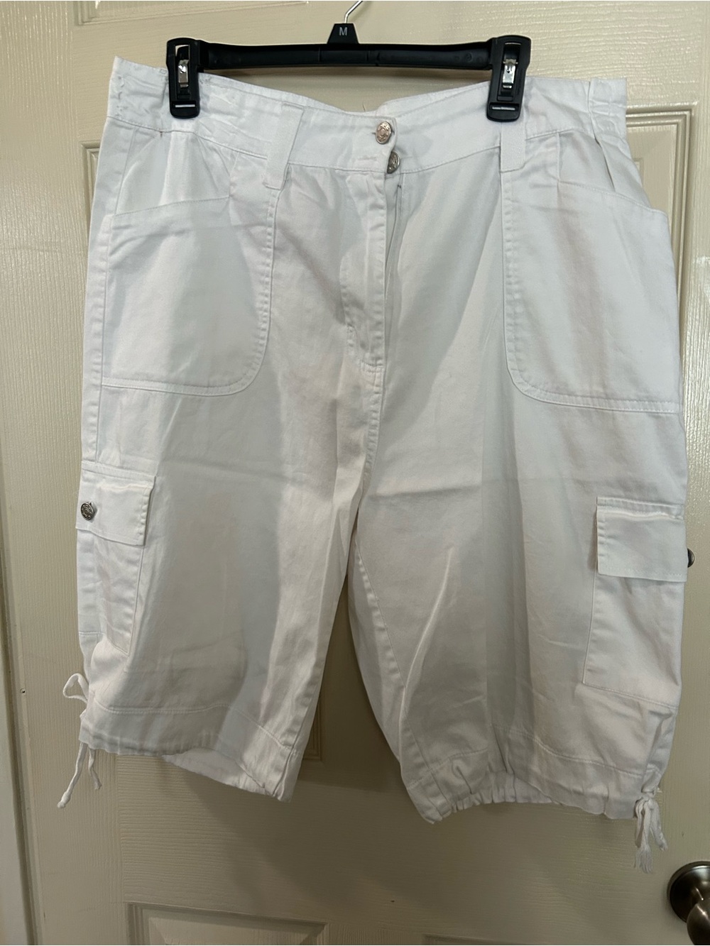 Women’s White Cargo Bermuda Shorts - Casual Utility Style